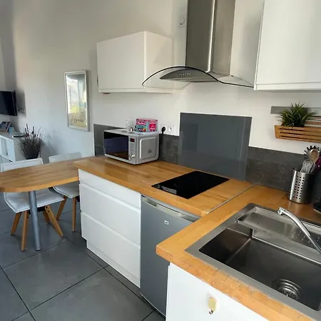 A 400 M Confort Terrasse Clim Parking Apartment Hyeres